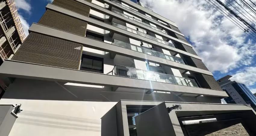 Apartamento com 2 suítes, sacada com churrasqueira e vaga privativa no centro de florianópolis