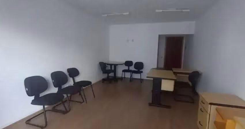 Sala comercial à venda com 32m² no centro de florianópolis!