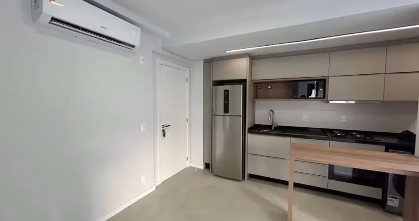 Studio mobiliado  à venda, 28 m²  no centro de florianópolis/sc