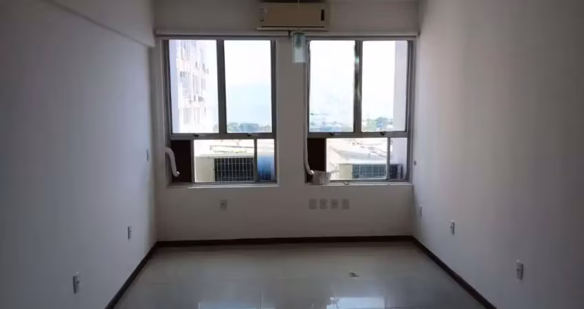 Sala comercial à venda com metragem de 26m² – recém reformada localizada no centro de florianópolis