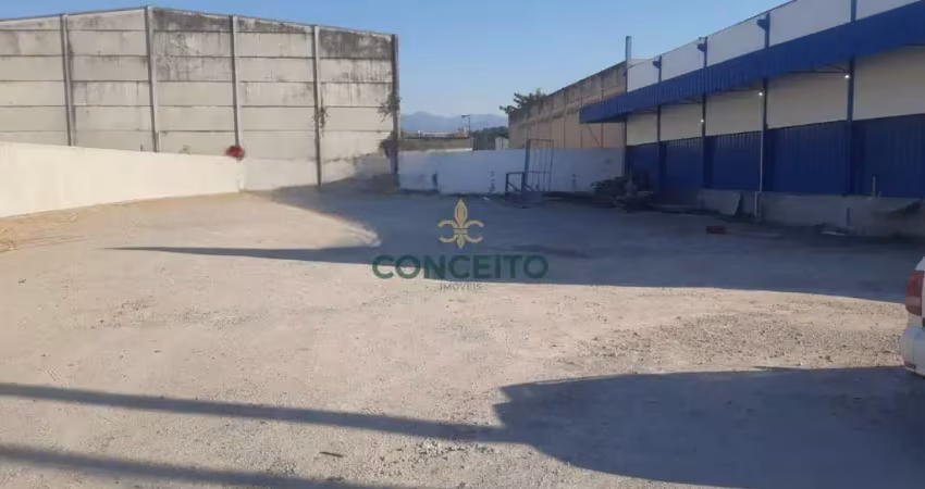 Galpão para locação – 1.623m² + 1.500m² de pátio – 7 docas – palhoça/sc