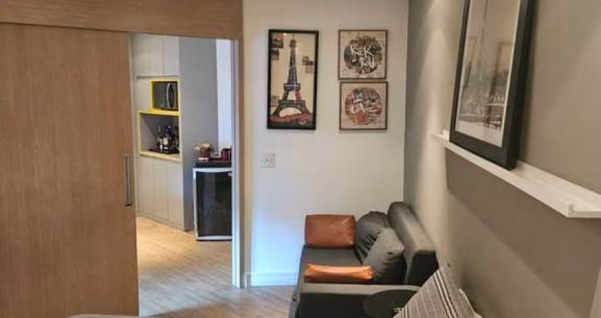 Apartamento à venda em São Paulo, Vila Nova Conceição, com 1 quarto, 37m² e 1 vaga. Reformado e mobiliado.