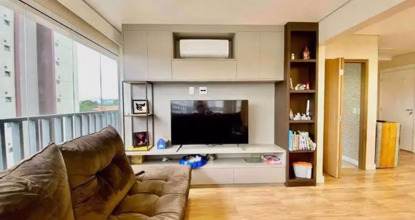 Apartamento com 192m², 4 quartos (2 suítes),  4 vagas, 2 depósitos a venda em Pinheiros, São Paulo