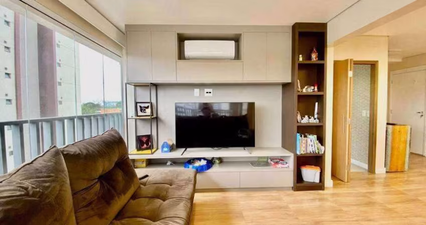 Apartamento com 192m², 4 quartos (2 suítes),  4 vagas, 2 depósitos a venda em Pinheiros, São Paulo