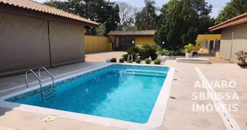 Casa térrea com piscina, 03 dormitórios no Condomínio Zuleica Jabour - Salto