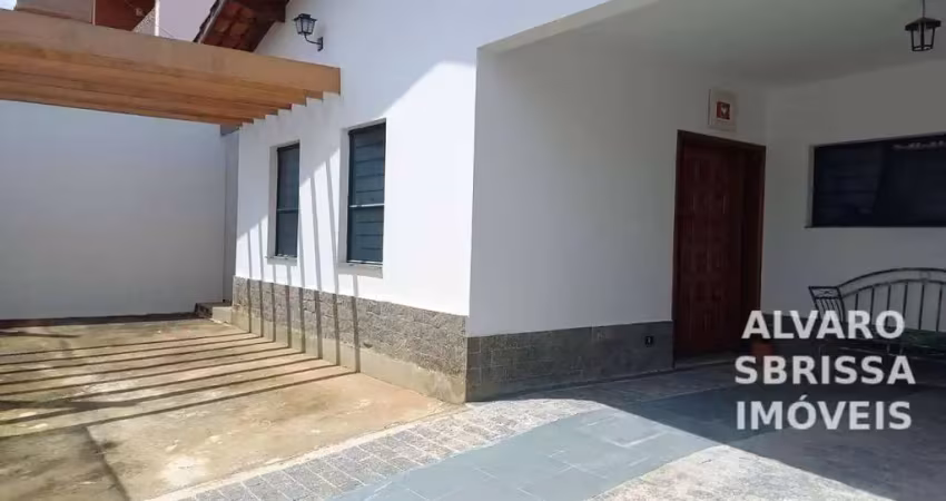 Casa espaçosa com 3 quartos, suíte, churrasqueira e garagem para 4 carros – conforto e praticidade para sua família!