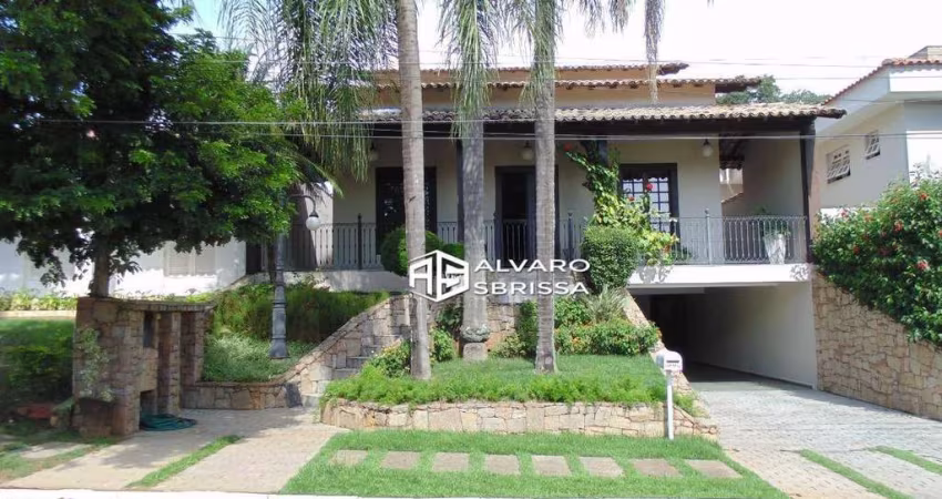 Casa estilo colonial, possui 3 suítes com ar condicionado e armários. Condomínio Portella Itu SP