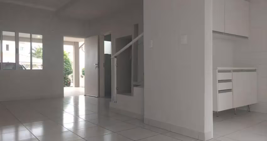 Casa com 3 dormitórios sendo uma suíte no condominio residencial  vila bella
