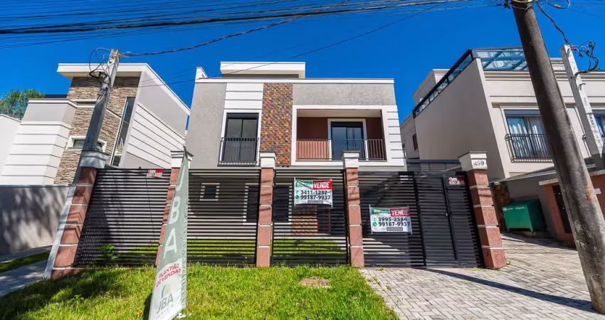 Sobrado de frente para rua tranquila, não geminado, face leste e região valorizada