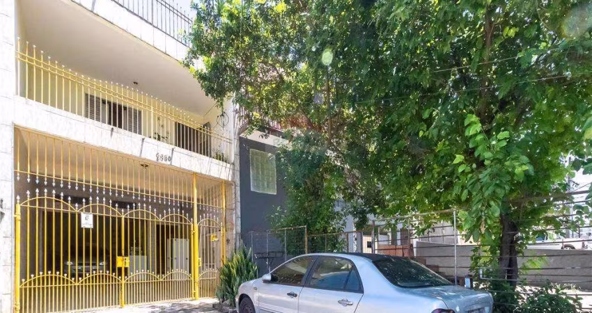 Casa a venda no Jardim Mutinga, com piscina, excelente para renda extra.
