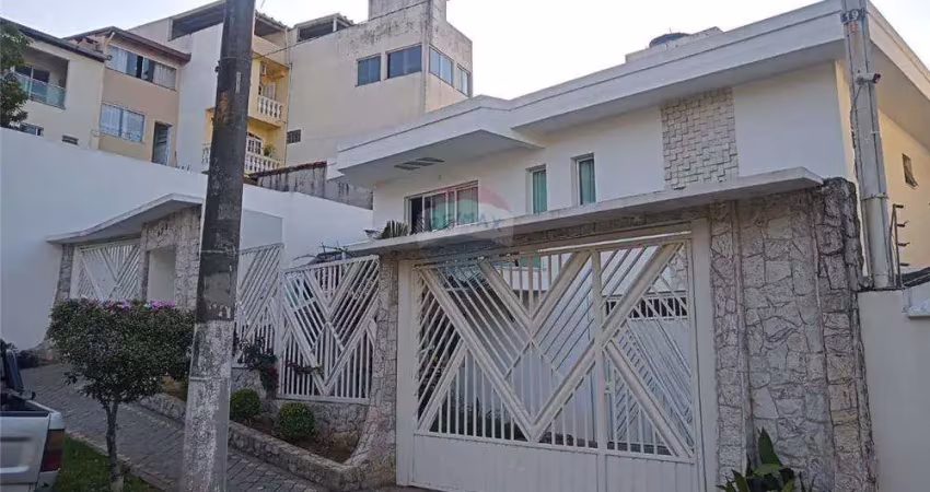 Casa com 4 quartos para alugar na R. Theofilo Julio Bicudo, 178, City América, São Paulo