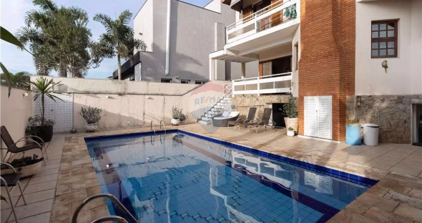 CASA RESIDENCIAL 12 -  5 SUÍTES