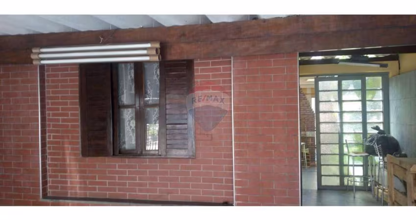 Casa  à Venda no Jardim Santo Elias, SP, oportunidade para renda extra.