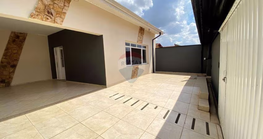 Casa térrea, com piscina e com preço abaixo do mercado.