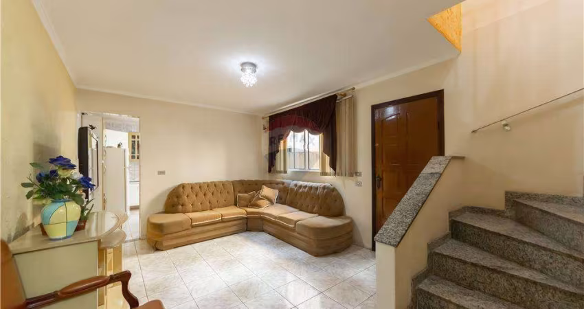 Encantadora Casa de 175m² com 4 Dormitórios e 2 Vagas na Garagem em Taipas, São Paulo