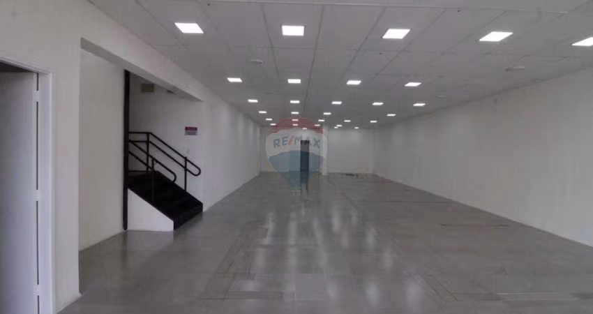 Versatilidade e Ampla Estrutura: Galpão com 448m² para Locação na Av. Cândido Portinari