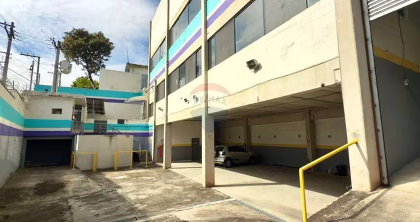 Galpão industrial/comercial com 1.500m², escritórios, doca e 14 vagas – locação em pirituba, sp