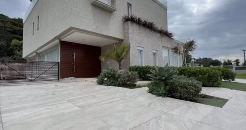 Casa Beira Mar em Condomínio De Luxo Com 6 Suites - Estaleirinho