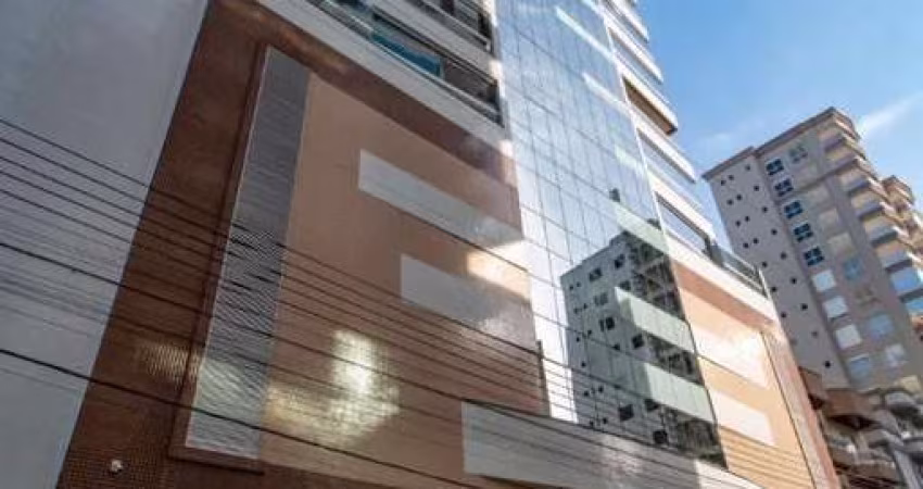 Apartamento 3 suítes em Meia Praia Itapema
