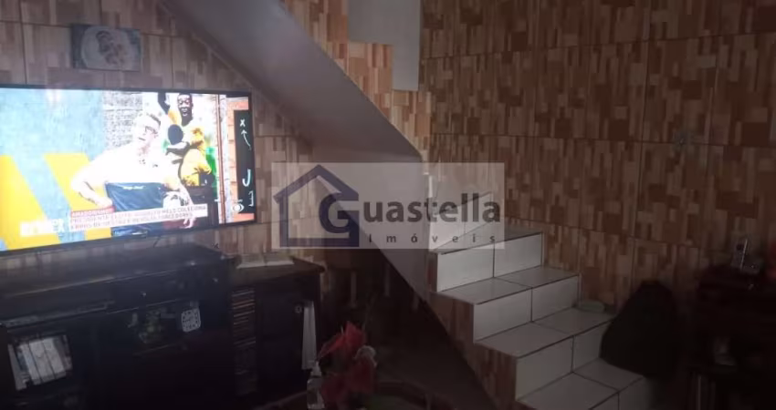 Casa Sobrado de 169m² em Vila das Valsas - São Bernardo do Campo, com 3 dormitórios e 2 banheiros. À venda por R$320.000. Confira!