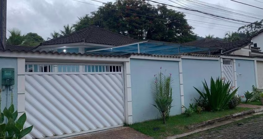 Casa em condomínio fechado com 3 quartos à venda em Jacarepaguá