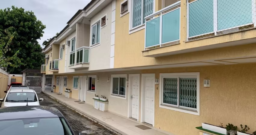 Venha conhecer casa duplex na Taquara, com 150m² .