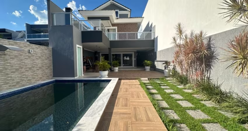 Linda casa duplex com 6 suítes,  área gourmet com piscina no Recreio dos Bandeirantes