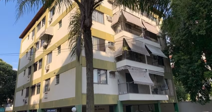 Lindo apartamento em condomínio fechado, na Taquara.
