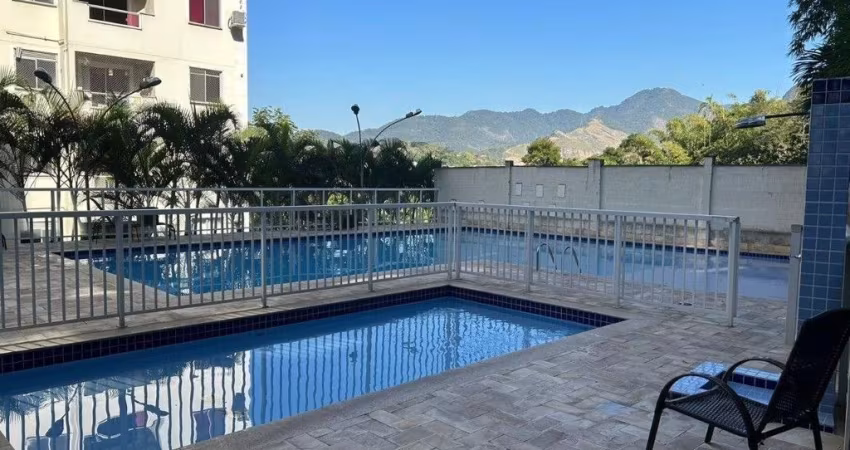 Excelente apartamento em condomínio fechado, na Taquara, com área de lazer completa.