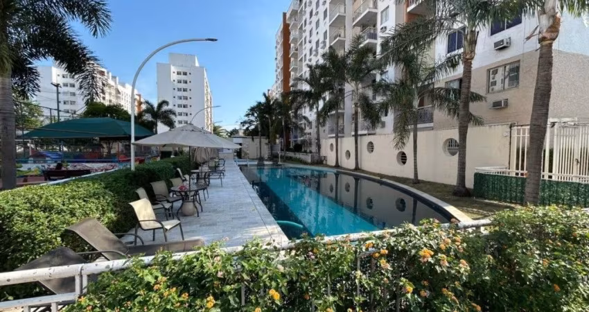 Excelente apartamento em condomínio fechado, com área de lazer, na Taquara.
