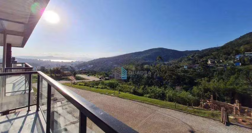 Casa à Venda com Vista para o Mar no bairro Itacorubi, Florianópolis !!