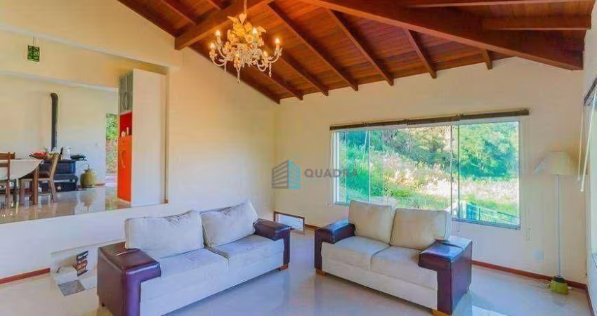 Casa à Venda em Condomínio na Trindade, Florianópolis !!