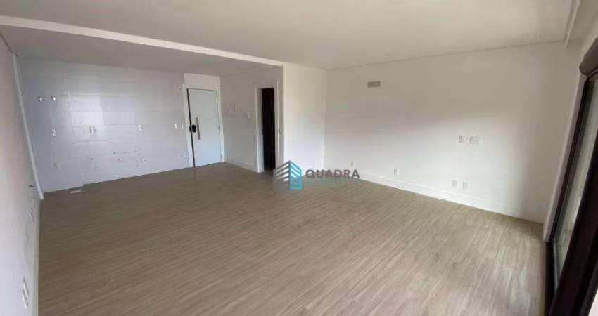 Studio de Alto Padrão com 1 Dormitório Próximo ao Floripa Shopping