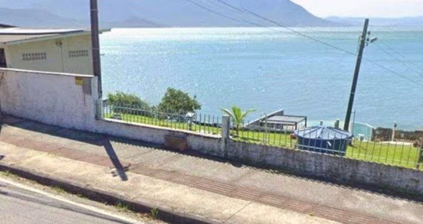 Terreno à Venda com Frente Mar no Ribeirão da Ilha, Florianópolis !!