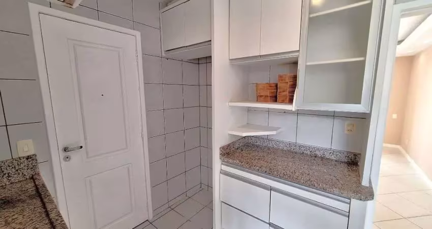 Apartamento à Venda com 3 Dormitórios (Suíte) + Garagem no Centro, Florianópolis !!