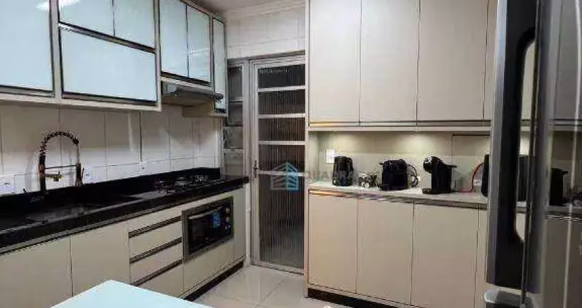 Apartamento com 3 Dormitórios à Venda no Centro, à 100 metros da Beira-mar Norte !!