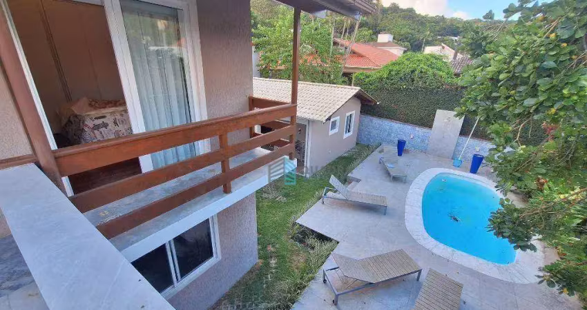 Casa à Venda em Condomínio Fechado no bairro Sambaqui, Florianópolis !!