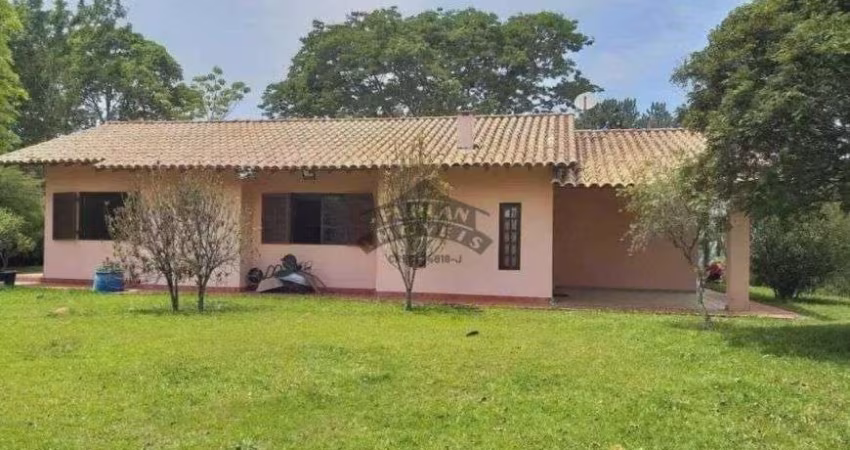 Casa Térrea à venda no Condomínio Santa Cruz das Paineiras no Jardim Atalaia em Cotia - SP