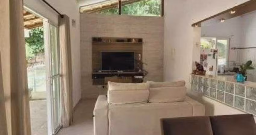 Casa Térrea à venda no Condomínio Santa Cruz das Paineiras no Jardim Atalaia em Cotia - SP