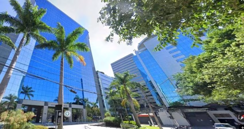 Meia Laje em Edifício corporativo para locação no Cidade Monções em São Paulo - SP
