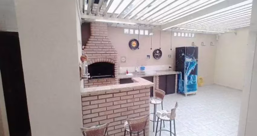 Casa para venda possui 192 metros quadrados com 4 quartos em Ipiranga - São Paulo - SP