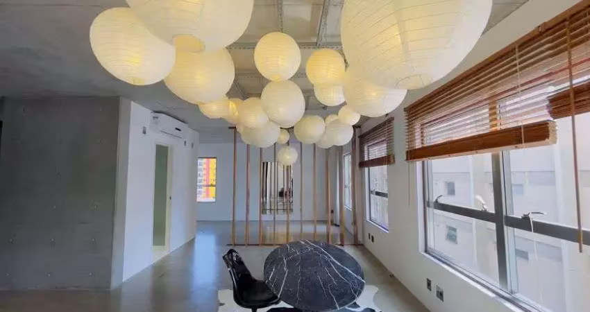 Apartamento à venda no Condomínio Maxhaus I no Cambuí em Campinas - SP.