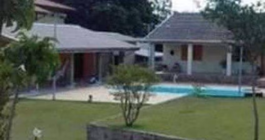Chácara para venda possui 300 metros quadrados com 3 quartos em Village Campinas - Campinas - SP.
