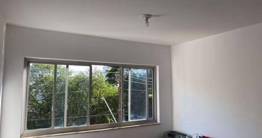Apartamento disponível para venda e locação no Edifício Patrícia, Vila Madalena - SP