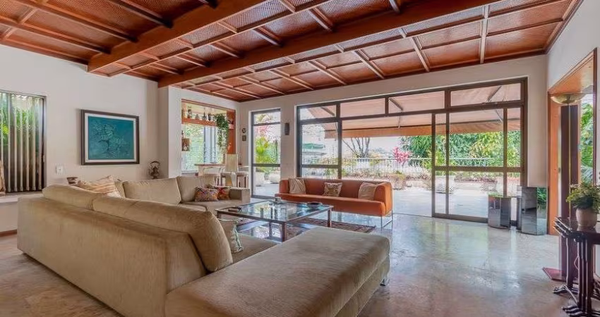 Casa de alto padrão à venda no Pacaembu em São Paulo - SP