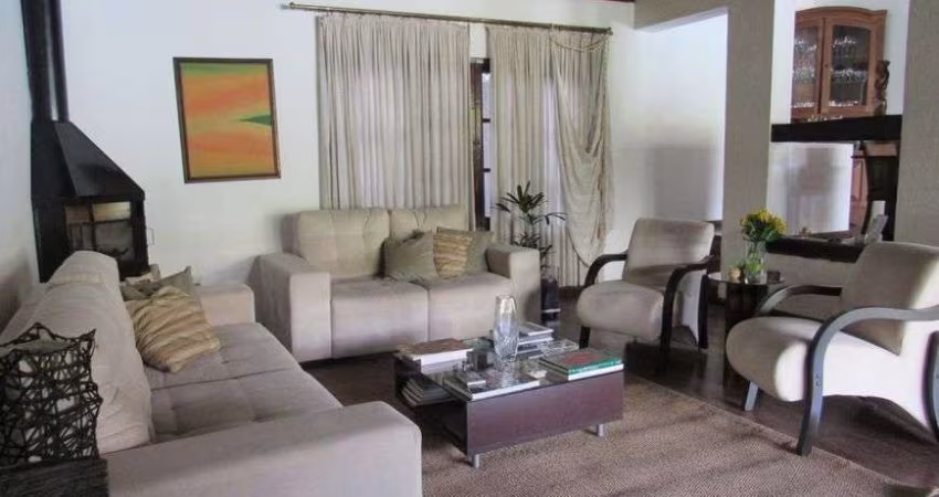 Casa de Condomínio à venda no Residencial Alphaville 3, Santana de Parnaíba – SP!
