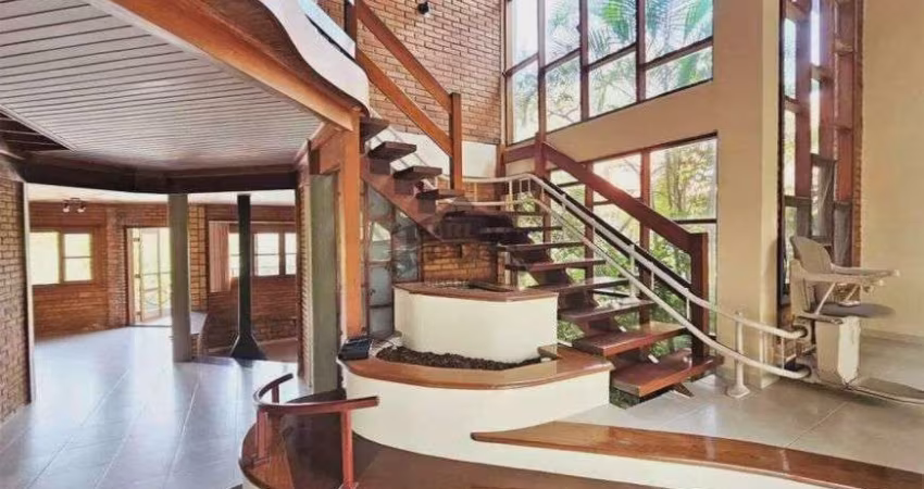 Casa Sobrado alto padrão à venda no Condomínio Nova Higienópolis no Jardim do Golf I em Jandira - SP