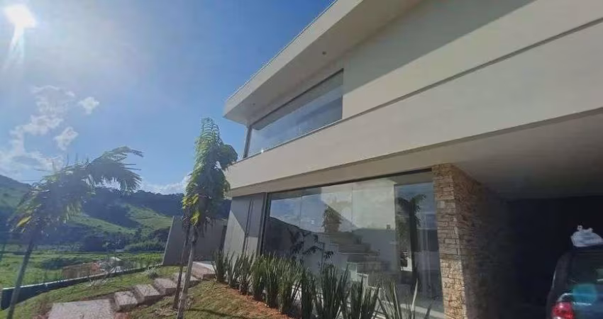 Casa á Venda no Condomínio Arboretum em Capela - Vinhedo - SP