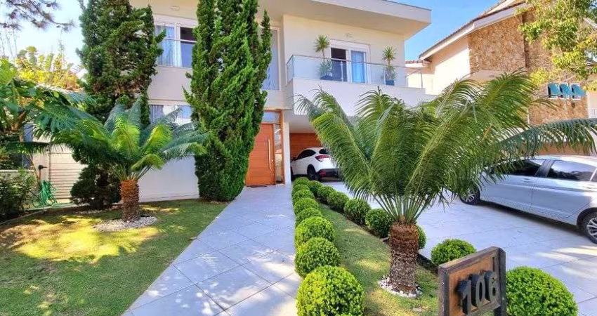 Casa alto padrão à venda no Condominio Morada Dos Lagos em Barueri - São Paulo.