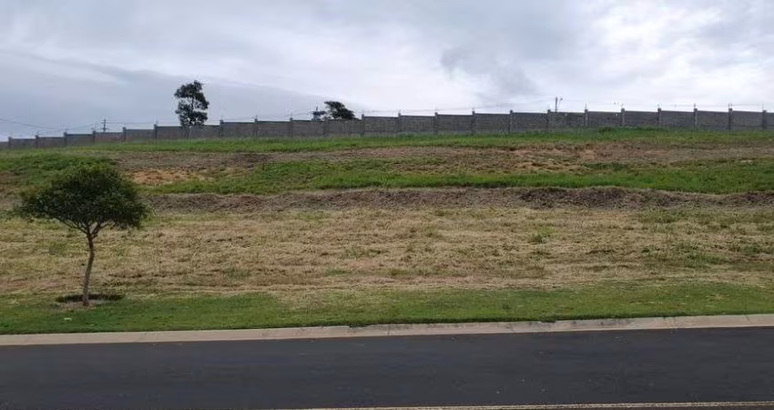 Terreno residencial no Condomínio Entreverdes possui 1.430 m² - Campinas - SP